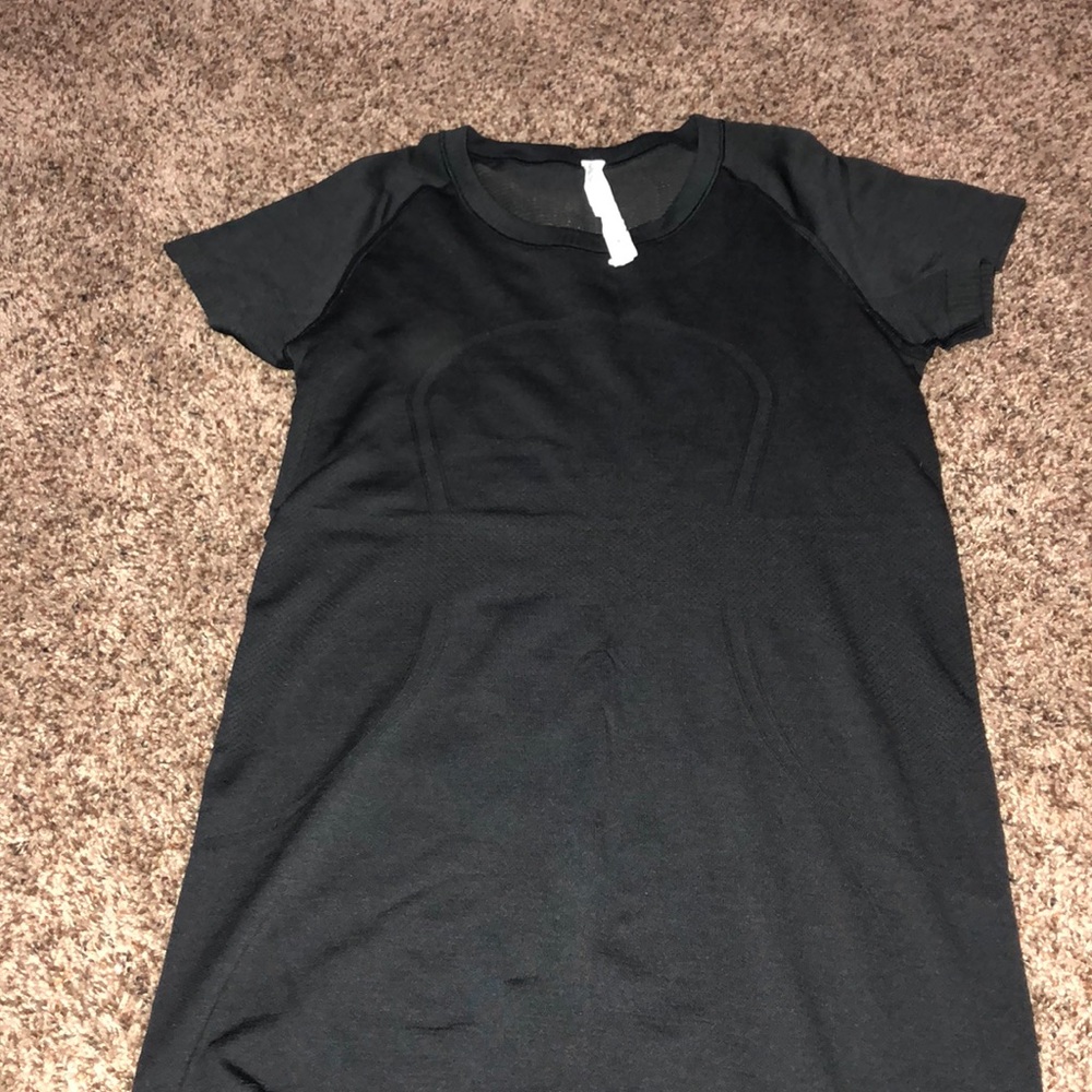 Lululemon T-shirt